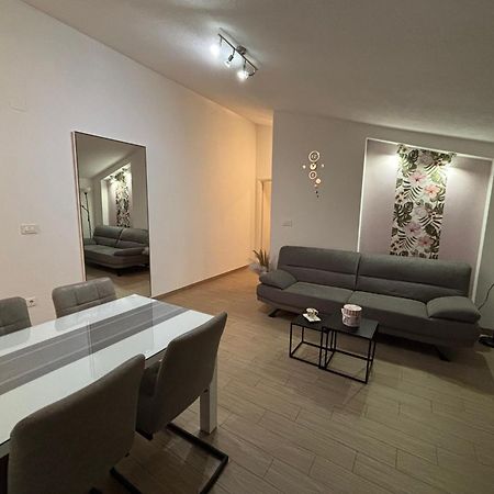 Apartman Sunny Vacay Kastela Bagian luar foto