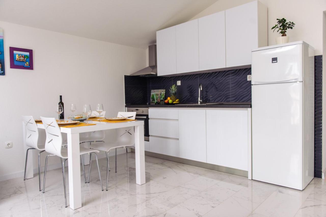 Apartman Sunny Vacay Kastela Bagian luar foto