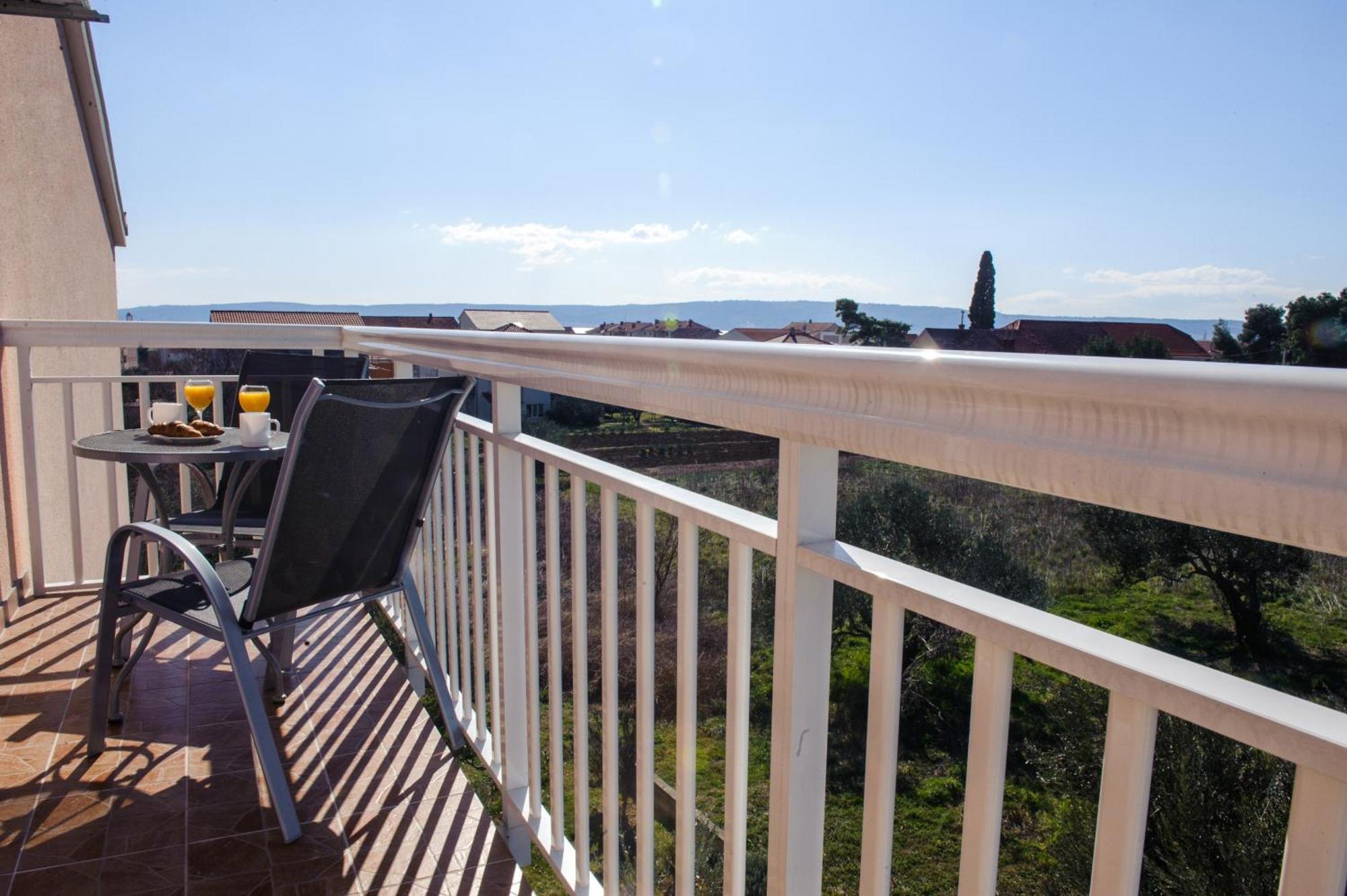 Apartman Sunny Vacay Kastela Bagian luar foto
