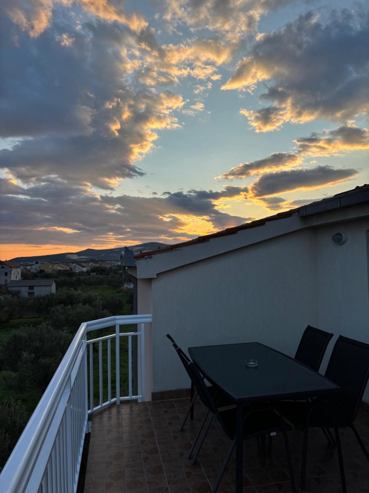 Apartman Sunny Vacay Kastela Bagian luar foto