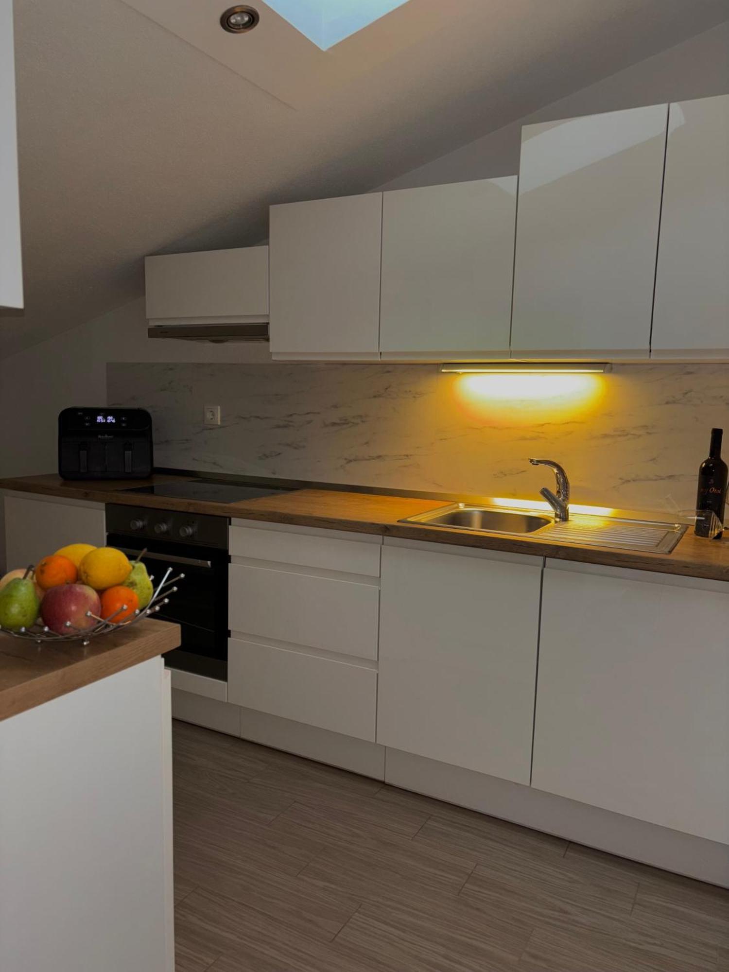 Apartman Sunny Vacay Kastela Bagian luar foto